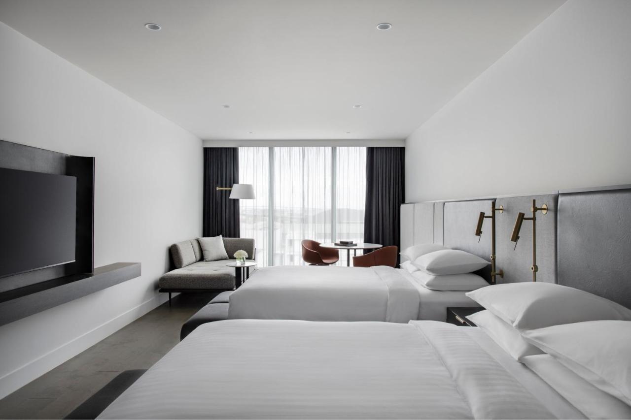 Melbourne Marriott Hotel Docklands Luaran gambar Deluxe Room