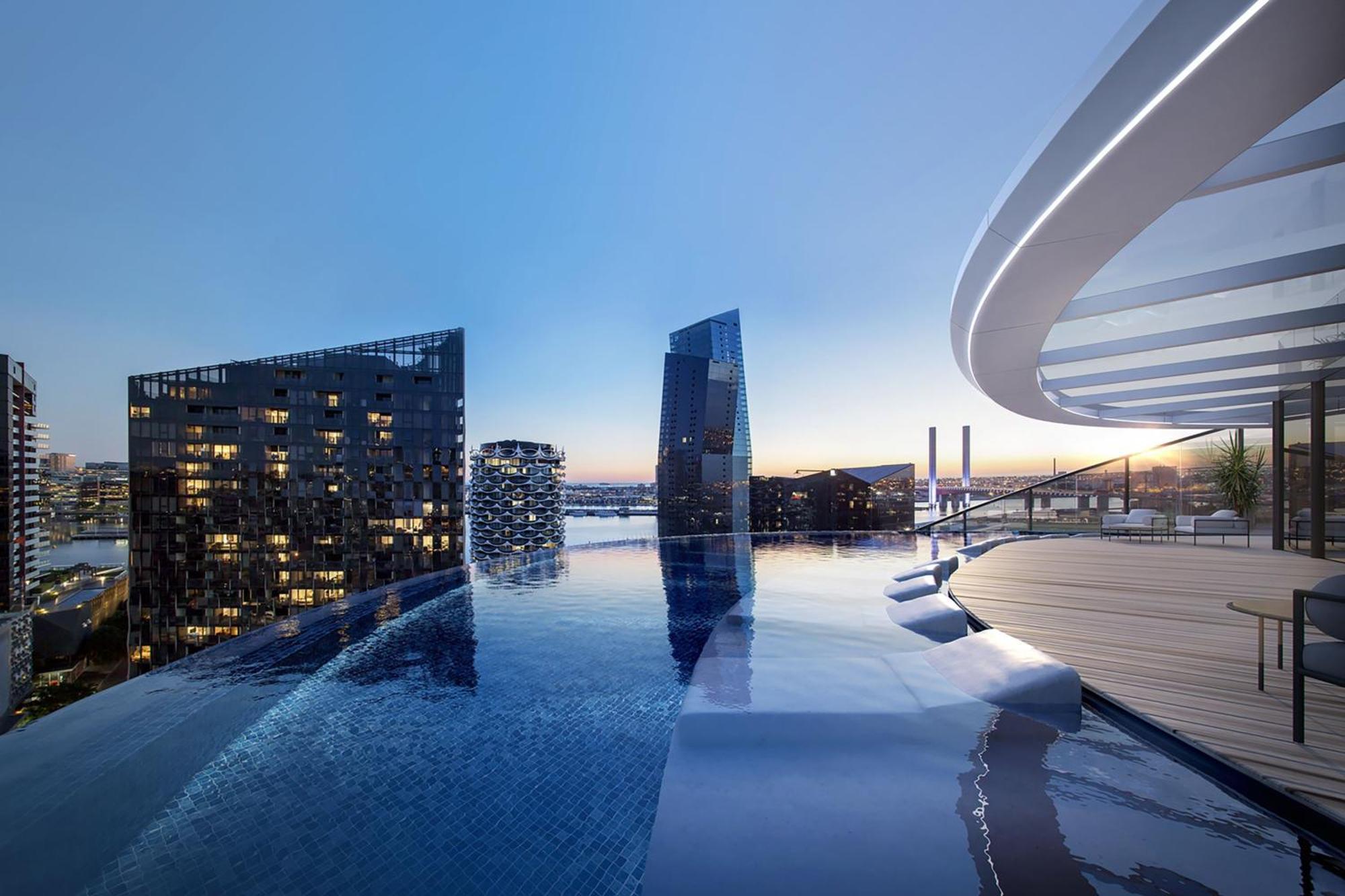 Melbourne Marriott Hotel Docklands Luaran gambar Skyline pool